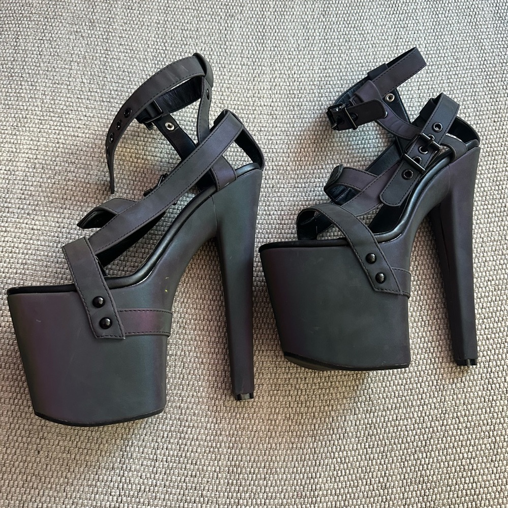 SIZE 6 - YRU Iridescent “Tip Me” High Heels - NEW - Picture 4 of 5